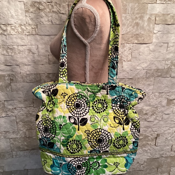 Vera Bradley Laura Shoulder Bag in Retired Pattern “Limes Up” - Picture 8 of 14